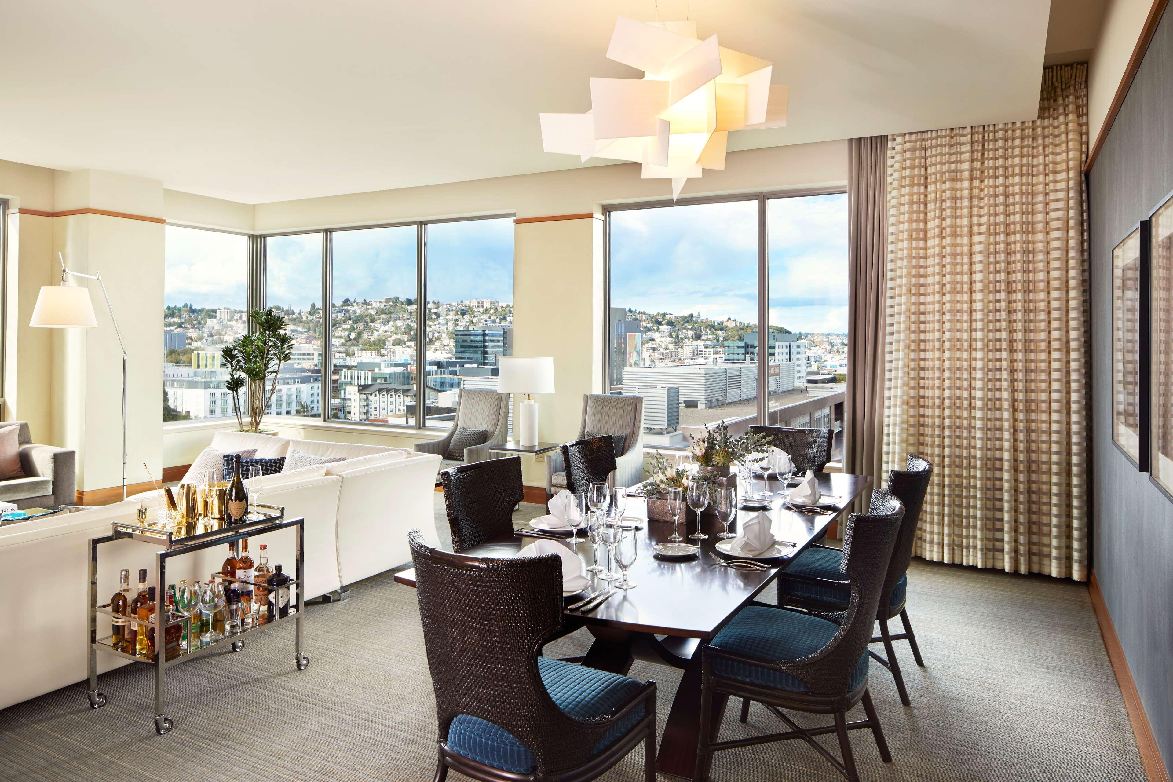 1 Hotel Seattle Zewnętrze zdjęcie A dining room at the Four Seasons Hotel